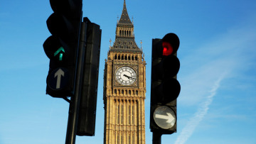 Στις κάλπες οι Βρετανοί αποφασίζουν Brexit ή Bremain