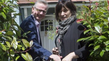 Μάικλ Γκόουβ και Σάρα Βάιν: Το... σατανικό ζευγάρι του Brexit που «έφαγε» τον Μπόρις Τζόνσον