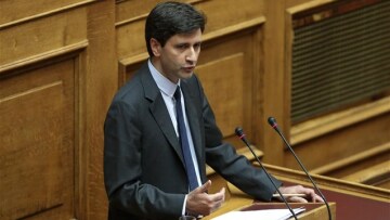 «Άδειασε» τον Καμμένο για τα ειδικά μισθολόγια ο Χουλιαράκης