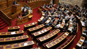 Εκλογικός νόμος: Ψηλά ο πήχης, χαμηλά οι ψήφοι