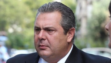 Καμμένος: Να μην δοθεί τηλεοπτική άδεια στον κουμπάρο μου Καλογρίτσα  