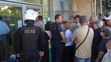 Πρόταση Στουρνάρα για χαλάρωση των capital controls