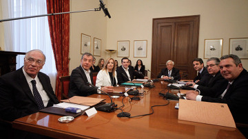 Εκλογικός νόμος: «Παίζεται» το 3%, κολλημένη στο «197» η κυβέρνηση 