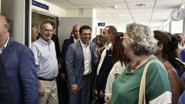 Με πολλές ελλείψεις και... υποσχέσεις εγκαινιάστηκε το νοσοκομείο Σαντορίνης 