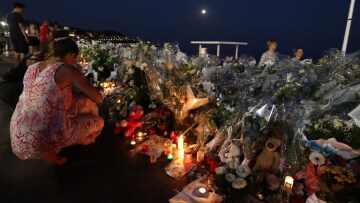 Τουλάχιστον οι 38 από τους 84 νεκρούς της επίθεσης στη Νίκαια ήταν ξένοι