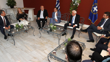 Άνοιξαν οι πόρτες του Προεδρικού Μεγάρου για τη γιορτή της Δημοκρατίας 