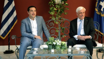 Οι διάλογοι των πολιτικών αρχηγών στο Προεδρικό, τα πηγαδάκια και οι γκρίνιες 