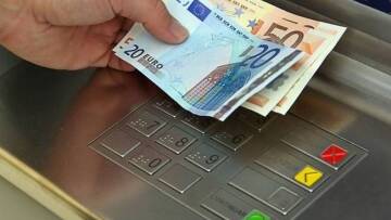 ΤτΕ: Σταδιακά και μετά την επιστροφή των καταθέσεων η άρση των capital controls