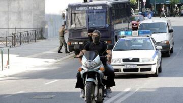 Στις φυλακές Δομοκού και Μαλανδρίνου μεταφέρονται οι Σεϊσίδης και Σακκάς 