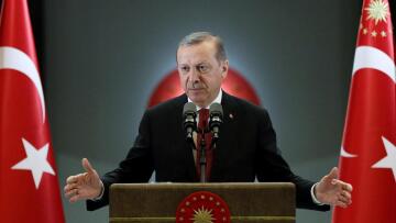 Η δημοτικότητα του Ερντογάν εκτοξεύτηκε στο 68% μετά το πραξικόπημα