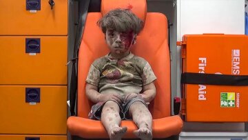 Δεν είχε ιδέα τι είχε συμβεί: Μιλά ο φωτογράφος για τον 5χρονο-σύμβολο του πολέμου στη Συρία