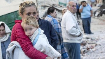 Σεισμός στην Ιταλία: Πολλά παιδιά καταπλακώθηκαν από τα συντρίμμια 