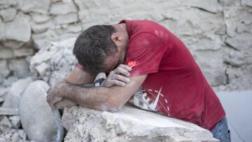 Οι Ιταλοί σεισμολόγοι προειδοποιούν: Σοβαρός κίνδυνος για ισχυρούς μετασεισμούς 