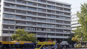 Δραματική μείωση εσόδων δείχνουν και τα οριστικά στοιχεία