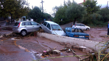 Θεομηνία με τέσσερις νεκρούς «σαρώνει» τη χώρα