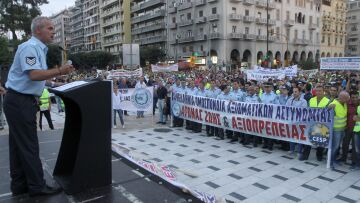 Μεγάλη πορεία από τους ένστολους στη Θεσσαλονίκη