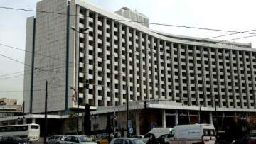 Επί τάπητος με τους θεσμούς και τα κόκκινα επιχειρηματικά δάνεια