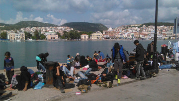 Λέσβος: Δεν είναι λύση το πλωτό «hot spot» μεταναστών, λέει ο δήμαρχος