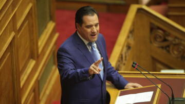 Και ο Αδωνις φέρνει στη Βουλή την αποκάλυψη του Πρώτου Θεματος για τις ΜΚΟ