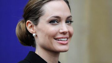 Αντζελίνα Τζολί: Άφησε τον Πιτ και πάει στο... LSE