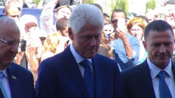 Σε λαϊκό προσκύνημα εκτίθεται η σορός του Σιμόν Πέρες