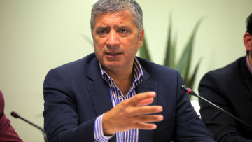 Επιστολή Πατούλη σε Τσίπρα: Τα νησιά του βορείου Αιγαίου πρέπει να αποσυμφορηθούν άμεσα