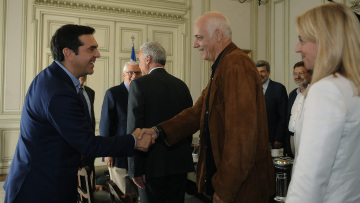 Αντιπολίτευση: «Ραντεβού» στη Βουλή για την αναθεώρηση του Συντάγματος με τον... Κιμούλη