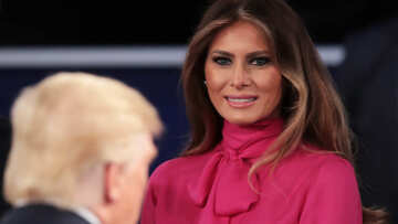 Μελάνια Τραμπ: Το αποκαλυπτικό «Pussy» πουκάμισο του οίκου Gucci