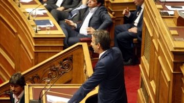 Μητσοτάκης σε Τσίπρα: Τον ενικό στα στελέχη σας, όχι σε μένα