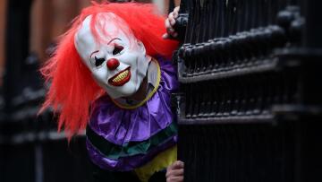 Το θρίλερ με τους κλόουν επεκτείνεται στην Ευρώπη: Άνδρας δέχθηκε επίθεση στη Σουηδία