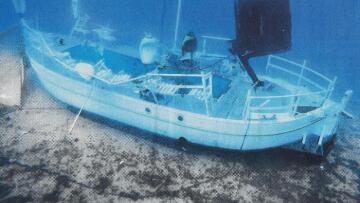 Τραγωδία Αίγινας: Βίντεο και φωτογραφίες με την εμβολισμένη λάντζα στον βυθό της θάλασσας