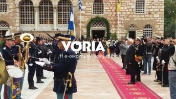 Θεσσαλονίκη: Πλήθος πιστών στον Αγ. Δημήτριο -Χειροκροτήματα σε Παυλόπουλο και Καραμανλή  