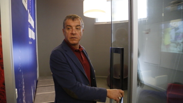 Ο Θεοδωράκης τρολάρει την κυβέρνηση για τις άδειες: Τους φταίνε ο Αντίχριστος και το 666, όχι τα λάθη τους