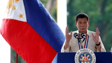 Πρόεδρος Φιλιππίνων: Υποσχέθηκα στον Θεό να μην ξαναβρίσω 