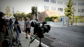 Με τροπολογία η κυβέρνηση ξαναφέρνει το νόμο για τα κανάλια