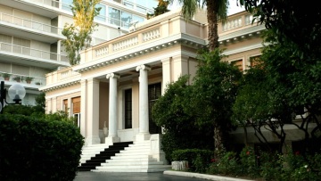 Πρόσωπο-έκπληξη για πρόεδρος του ΕΣΡ από την κυβέρνηση - Ίσως ο Πολύδωρας