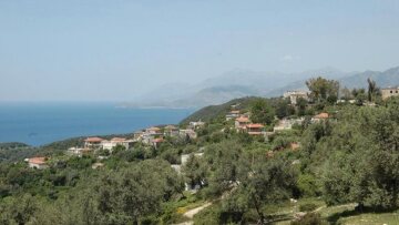 Αλβανία: Συγκέντρωση διαμαρτυρίας Ελλήνων για την κατεδάφιση των σπιτιών