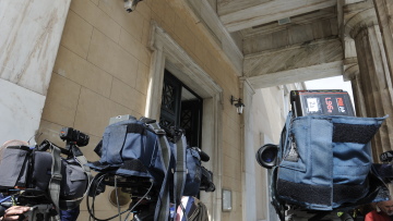 Τηλεοπτικές άδειες: Τρεις όροι «ξεκλειδώνουν» τη συγκρότηση ΕΣΡ