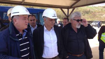 Διπλό χτύπημα Σκουρλέτη: «Όχι» στην πώληση ποσοστού της ΔΕΗ και σε σχέδιο για τις Σκουριές