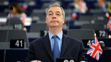 Φάρατζ: Οδεύουμε σε «προδοσία» 17,4 εκατ. ψηφοφόρων που θέλουν Brexit