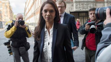 Ποια είναι η 51χρονη Τζίνα Μίλερ που έβαλε «φρένο» στα σχέδια της Μέι για το Brexit