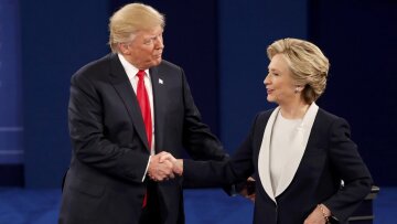 Λίγο πριν την τελική αναμέτρηση Τραμπ - Κλίντον τρέχουν να πείσουν τους ψηφοφόρους