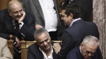 «Αγκάθια» οι Φίλης, Σκουρλέτης, Δρίτσας και Χρυσοβελώνη  μετά τον ανασχηματισμό