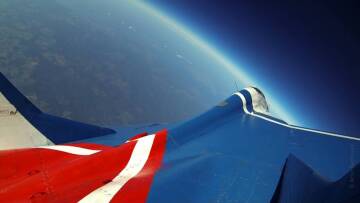 Μοναδικό βίντεο: Ρώσικο μαχητικό φτάνει στη στρατόσφαιρα σε χρόνο ρεκόρ!