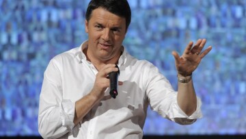 Σε πολιτική δίνη η Ιταλία: Η αντιπολίτευση ζητά εκλογές αν ο Ρέντσι χάσει το δημοψήφισμα