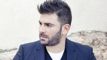 Παντελής Παντελίδης: Το ακυκλοφόρητο τραγούδι και το γεμάτο λουλούδια εικονοστάσι του 