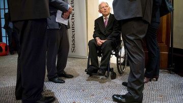 Τορπίλη Σόιμπλε στη σύνοδο του Βερολίνου: Θέλει πλήρη ελευθερία κινήσεων για το ελληνικό ζήτημα!