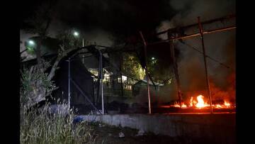 Ανείπωτο δράμα: Η αγωνία του πατέρα για τη γυναίκα και το παιδί του, μετά την πυρκαγιά στη Μόρια