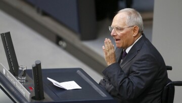 Ο Σόιμπλε επαινεί τον Ρέντσι: Αν ήμουν Ιταλός θα ψήφιζα «ναι» στο δημοψήφισμα