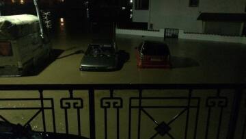 Θεομηνία στη Λέσβο: Xαλάζι, πλημμυρισμένα σπίτια και «φουσκωμένα» ποτάμια